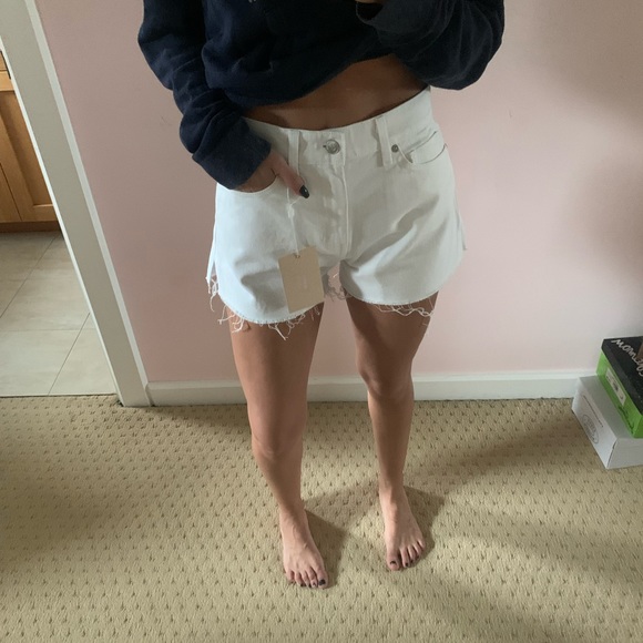 Revice 27. NWT WHITE DENIM JEAN SHORTS. HIGH RISE - Picture 8 of 8